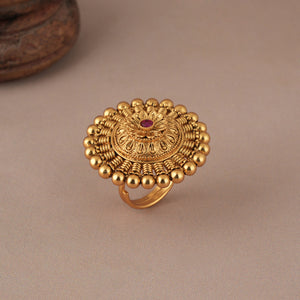 Beautiful antique gold plain finger ring