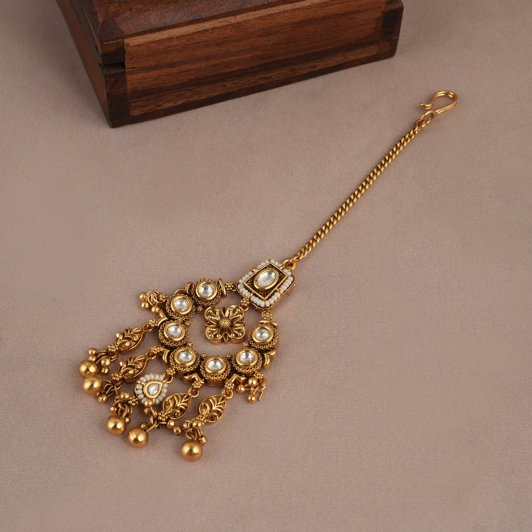 Stunning kundan antique maangtika with gold balls