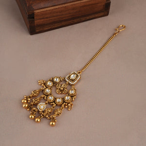 Stunning kundan antique maangtika with gold balls