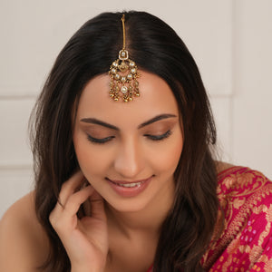 Stunning kundan antique maangtika with gold balls