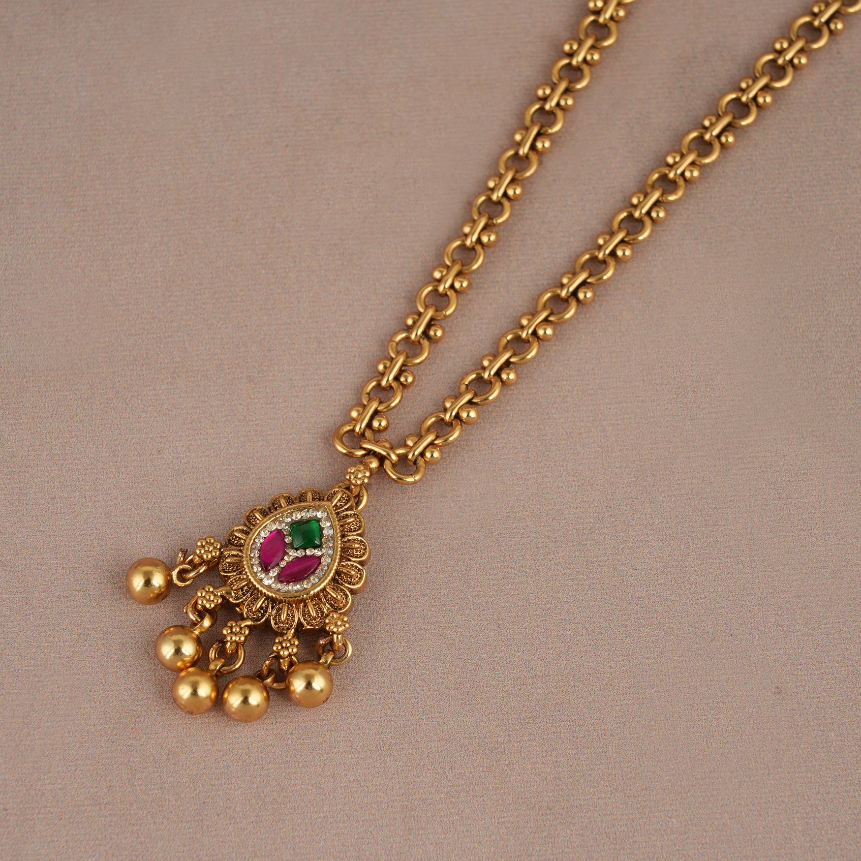 Cute antique gold stone pendant set with earring