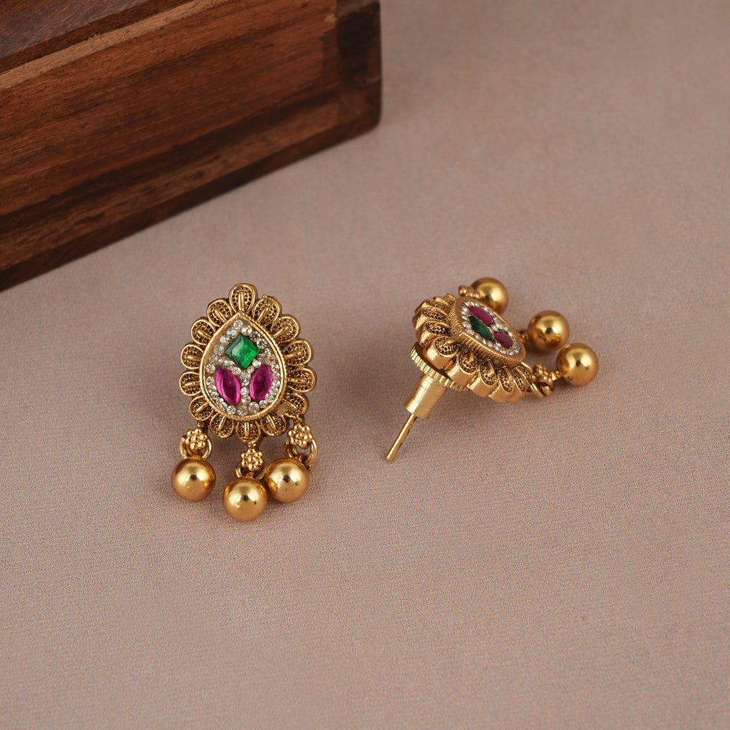 Cute antique gold stone pendant set with earring