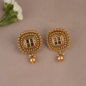 Cute antique gold rhombus stone earring
