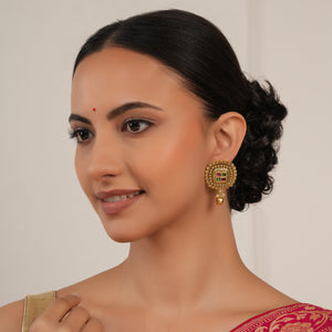 Cute antique gold rhombus stone earring