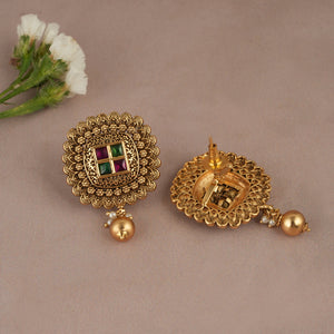 Cute antique gold rhombus stone earring