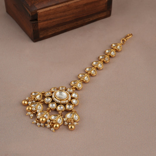 Stunning antique gold kundan floral maangtika