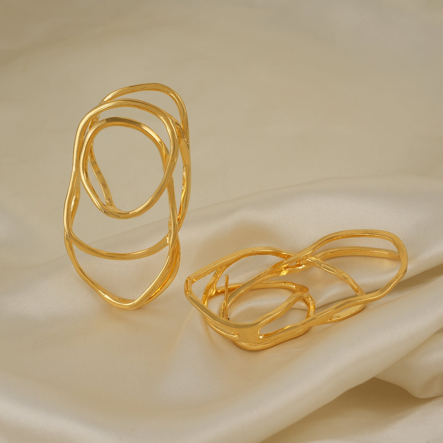 Stunning spiral demi fine gold earring
