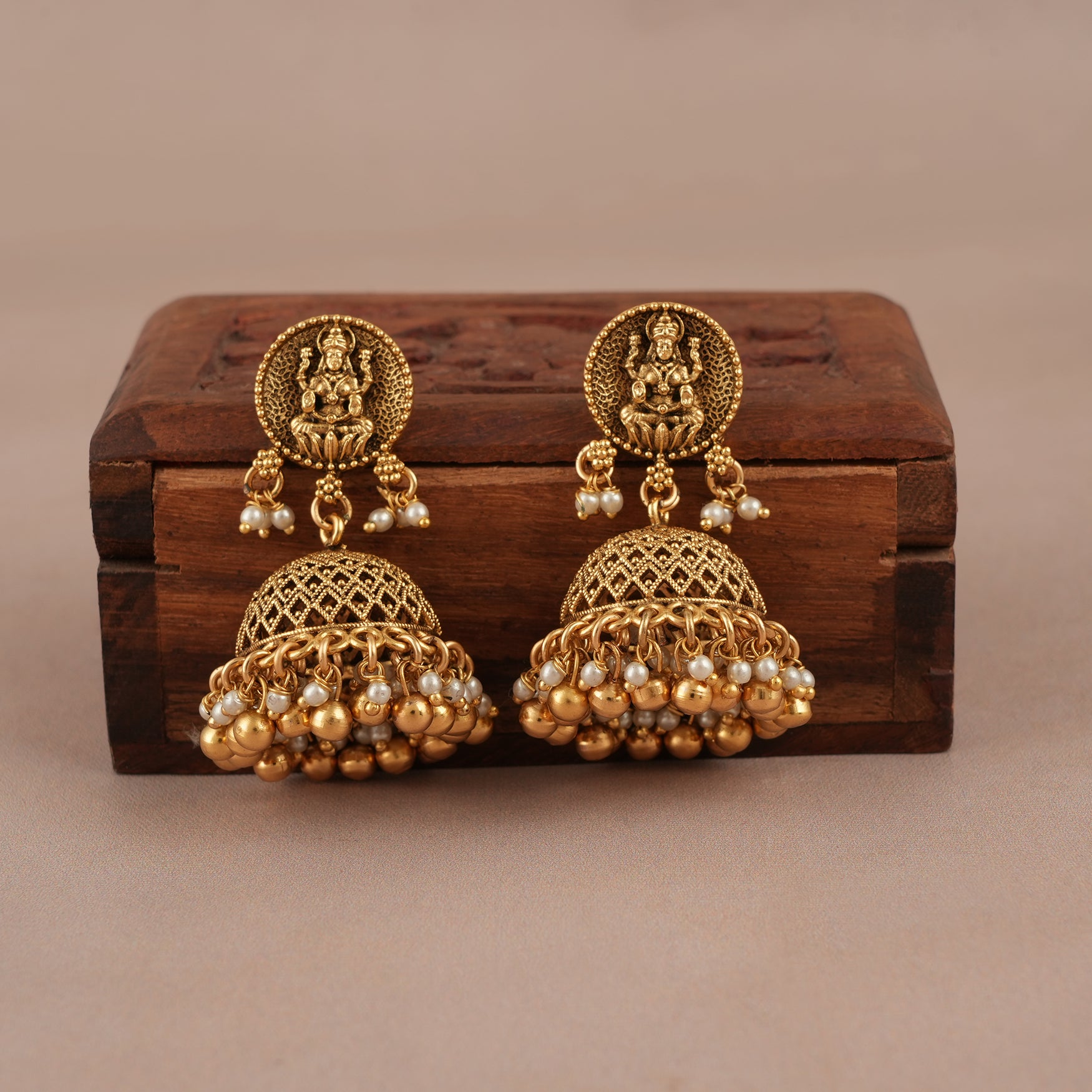 Amazing maa lakshmi long pearl necklace set with earring