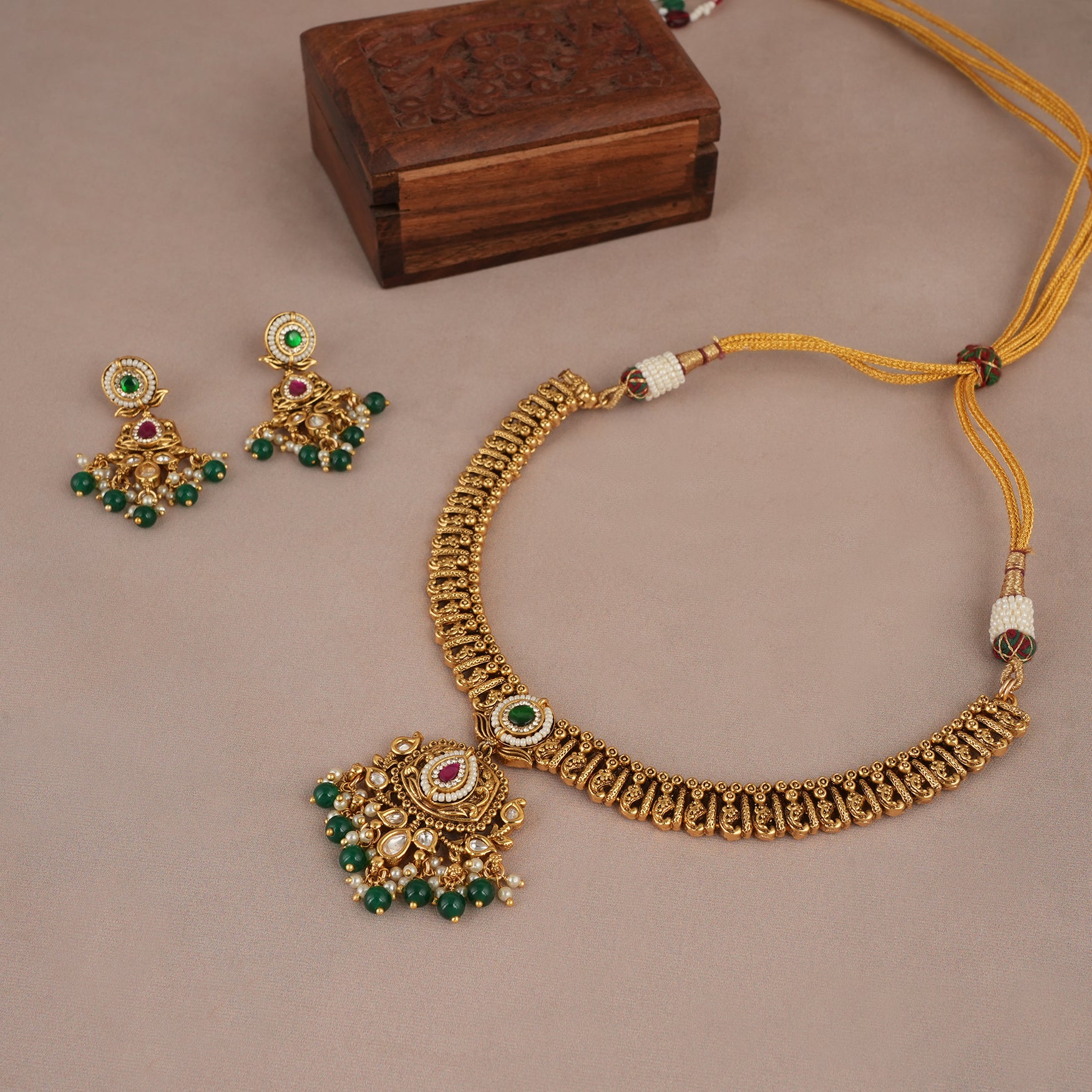 Amazing antique gold kundan stone necklace set