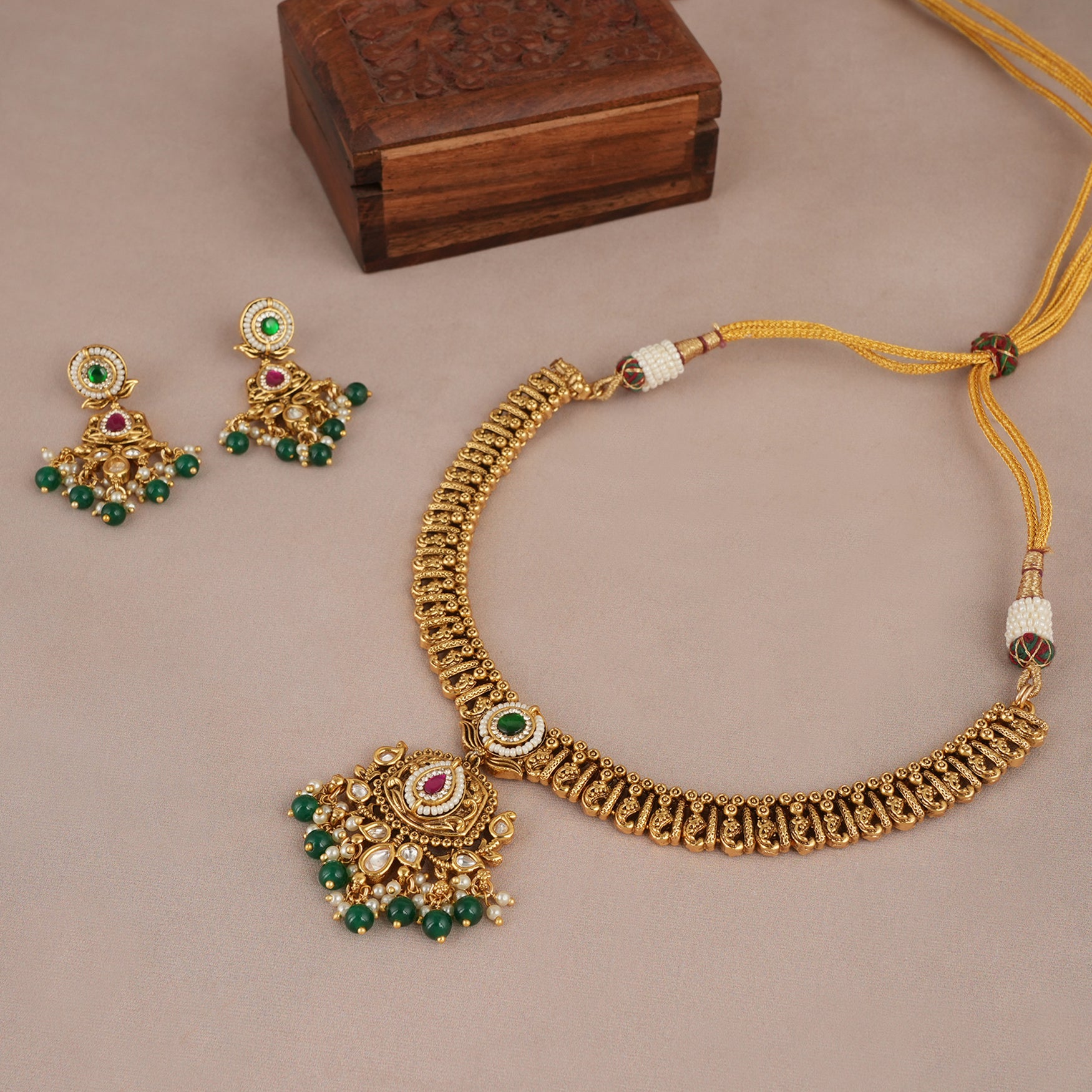 Amazing antique gold kundan stone necklace set