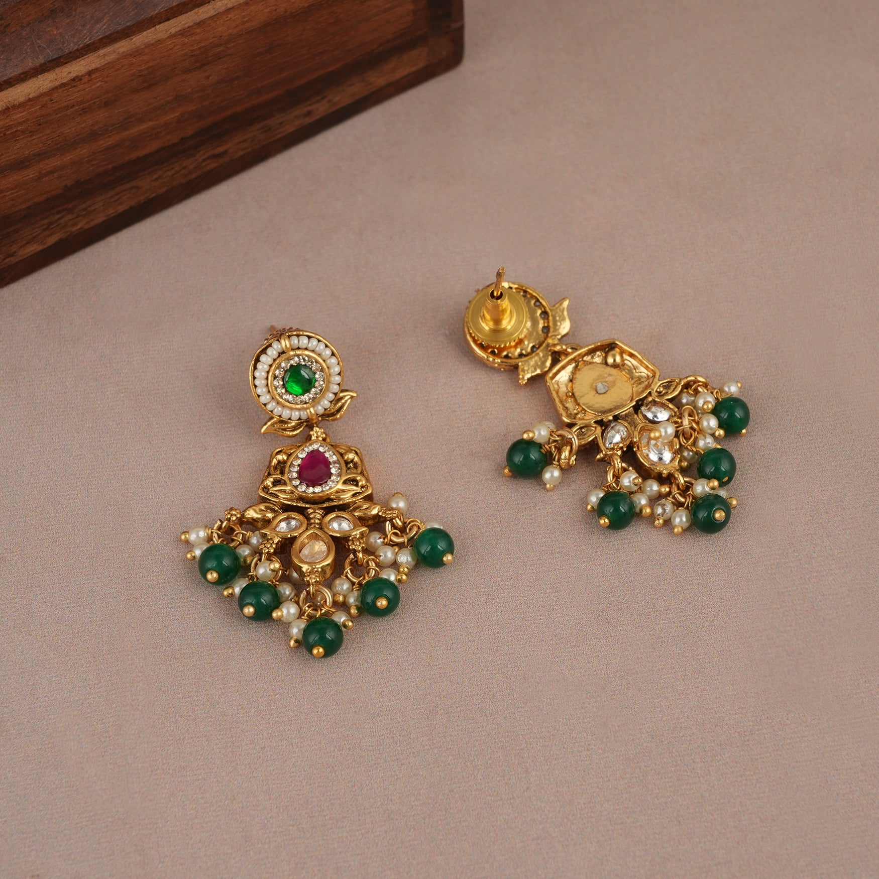 Amazing antique gold kundan stone necklace set