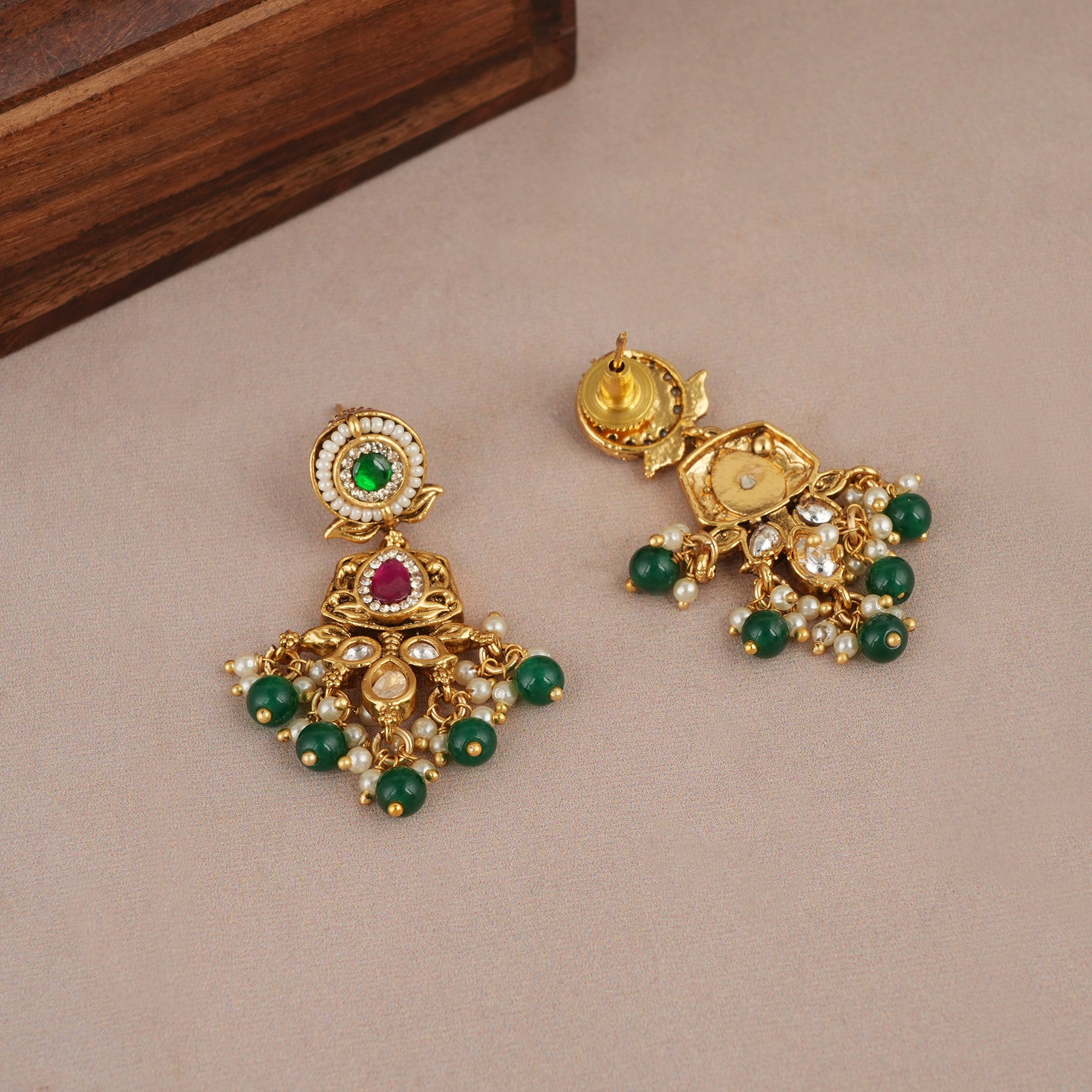 Amazing antique gold kundan stone necklace set