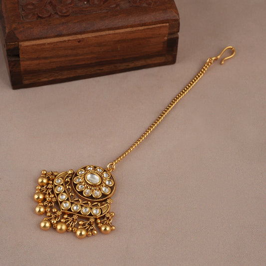 Amazing antique gold kundan style maangtika