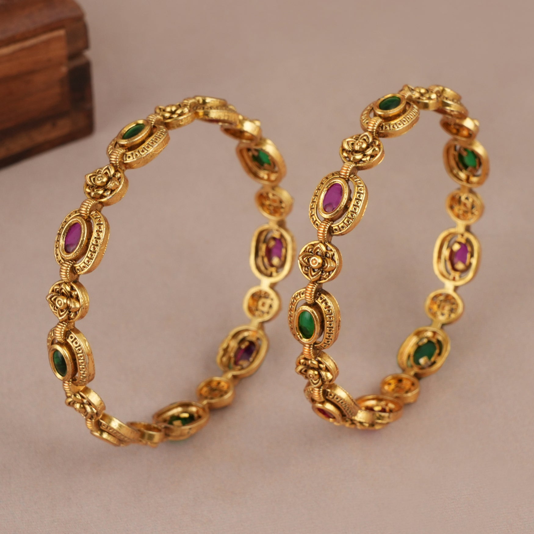 Beautiful antique gold aesthetic stone bangle set