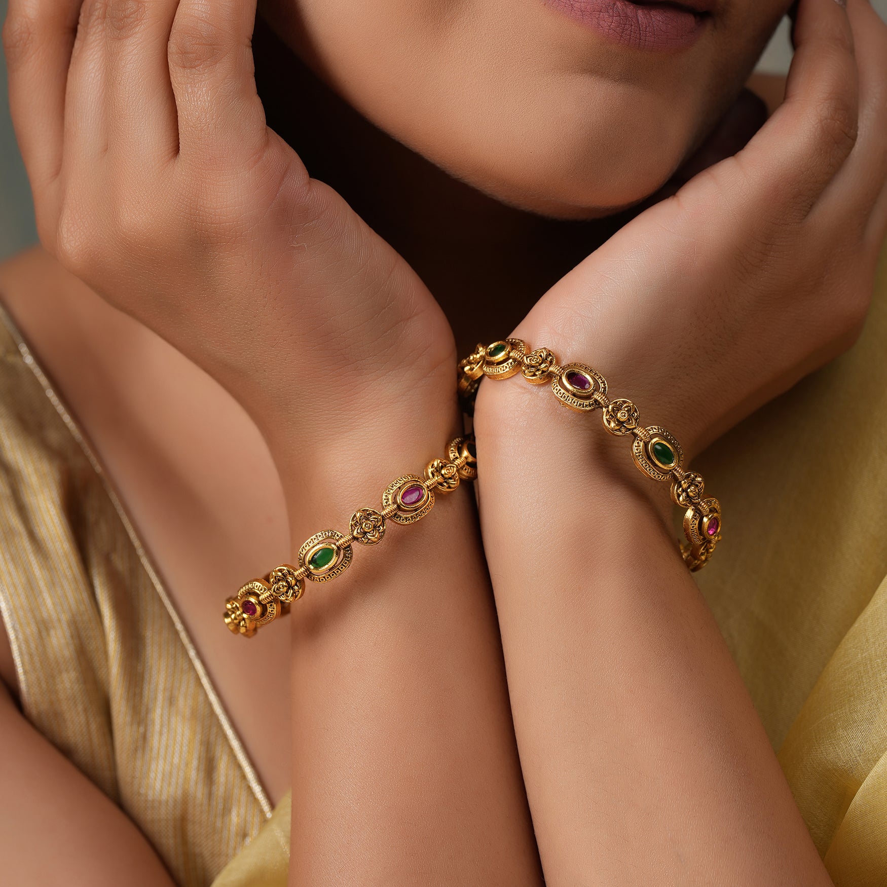 Beautiful antique gold aesthetic stone bangle set