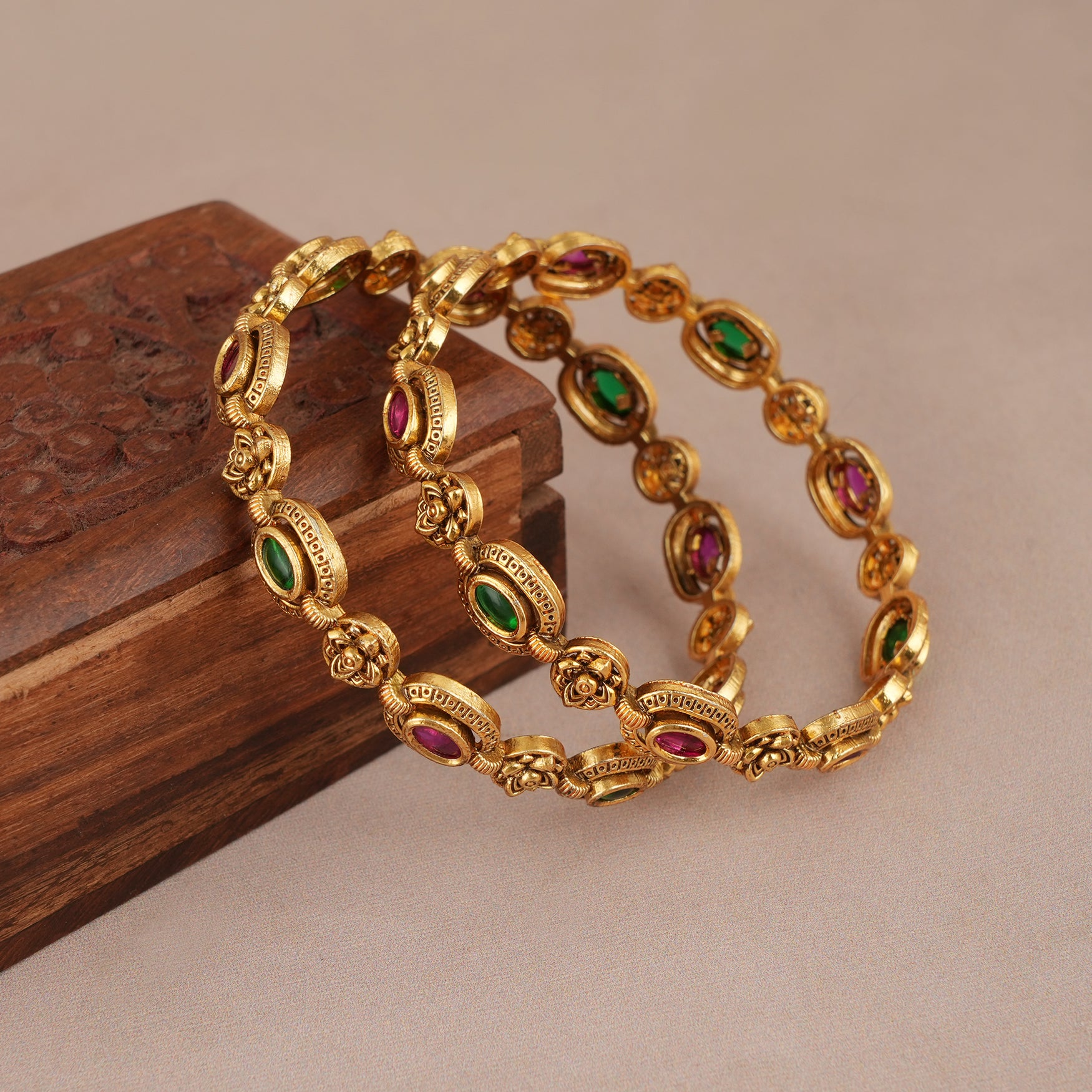 Beautiful antique gold aesthetic stone bangle set