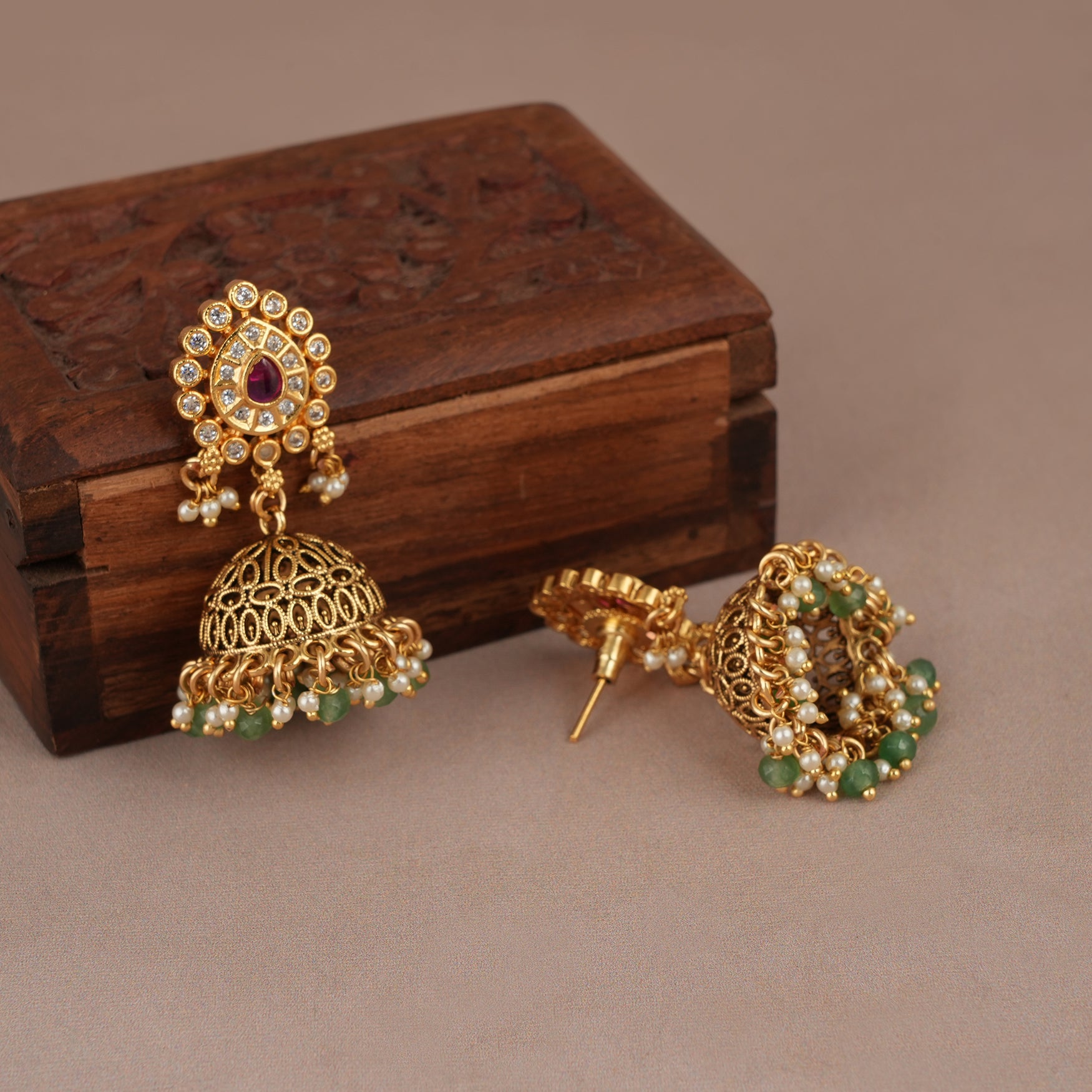 Cute antique gold kundan floral necklace set for women