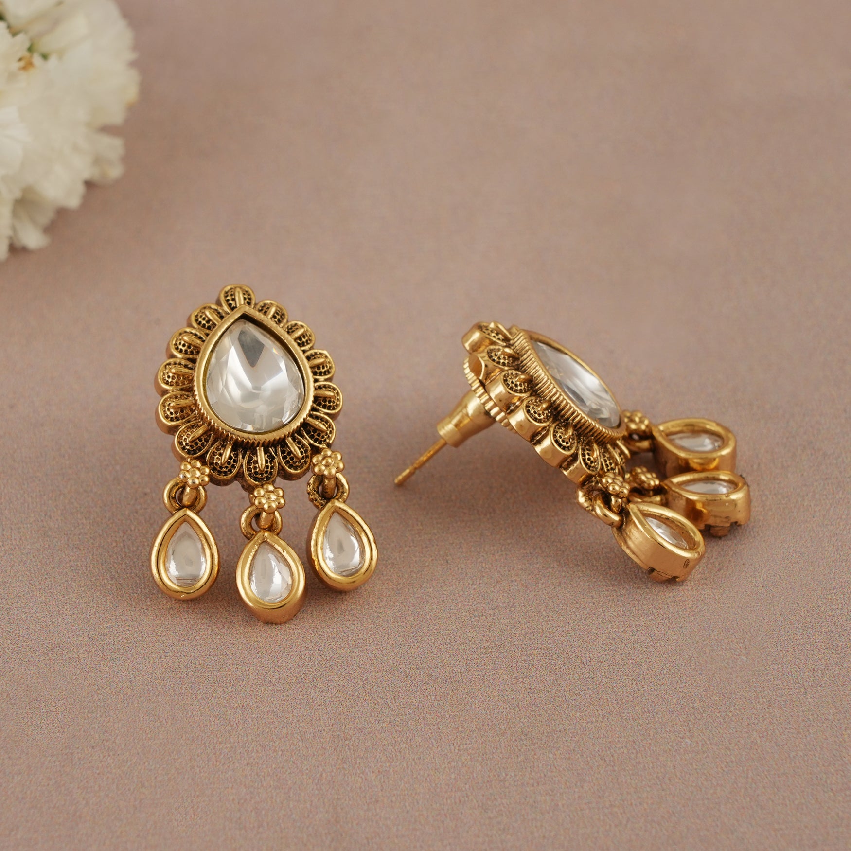 Stunning cute antique gold kundan earring for women
