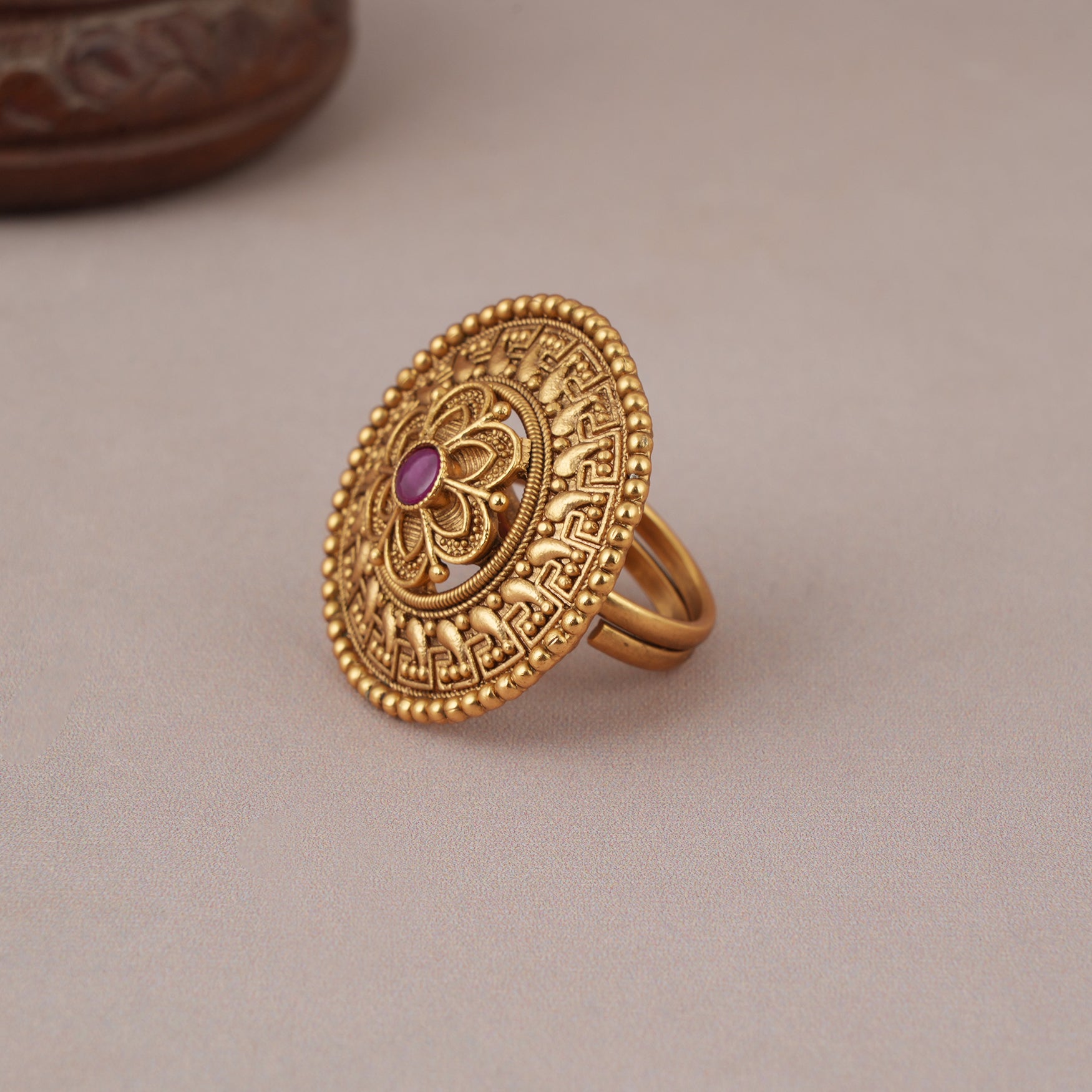 Stunning antique gold ruby stone floral finger ring