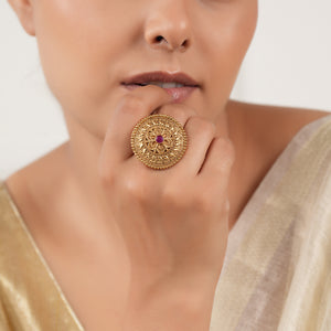 Stunning antique gold ruby stone floral finger ring