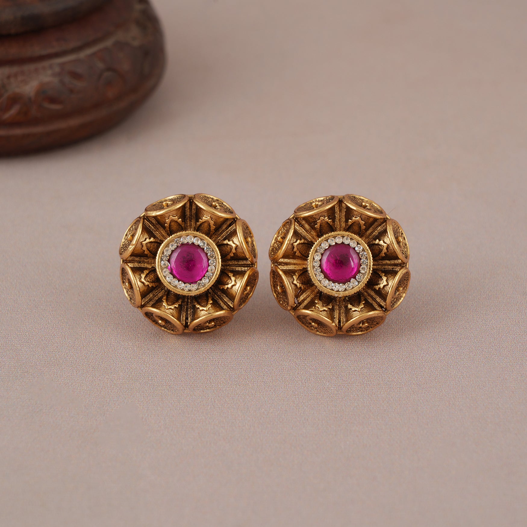 Beautiful antique gold ruby stone dumroo stud earring