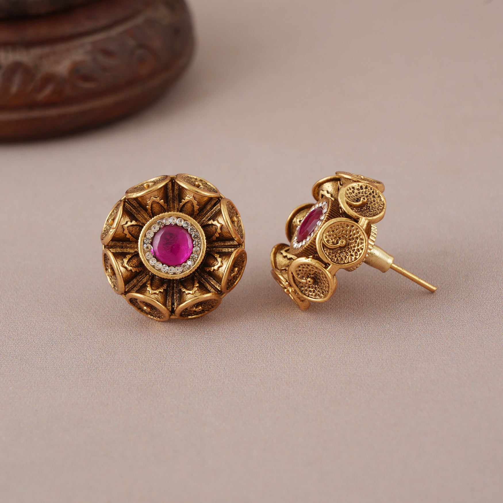 Beautiful antique gold ruby stone dumroo stud earring