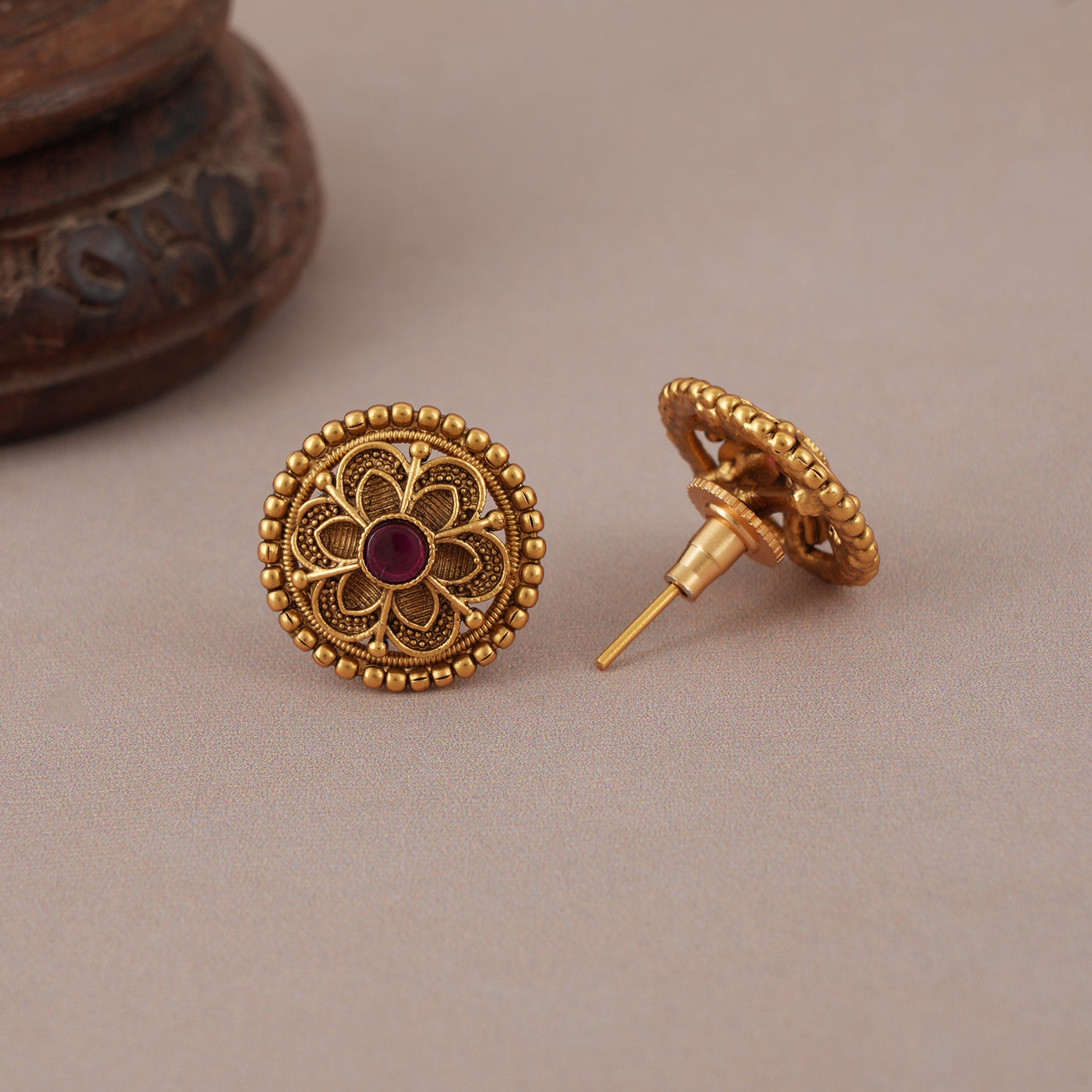 Beautiful antique gold floral pendant set