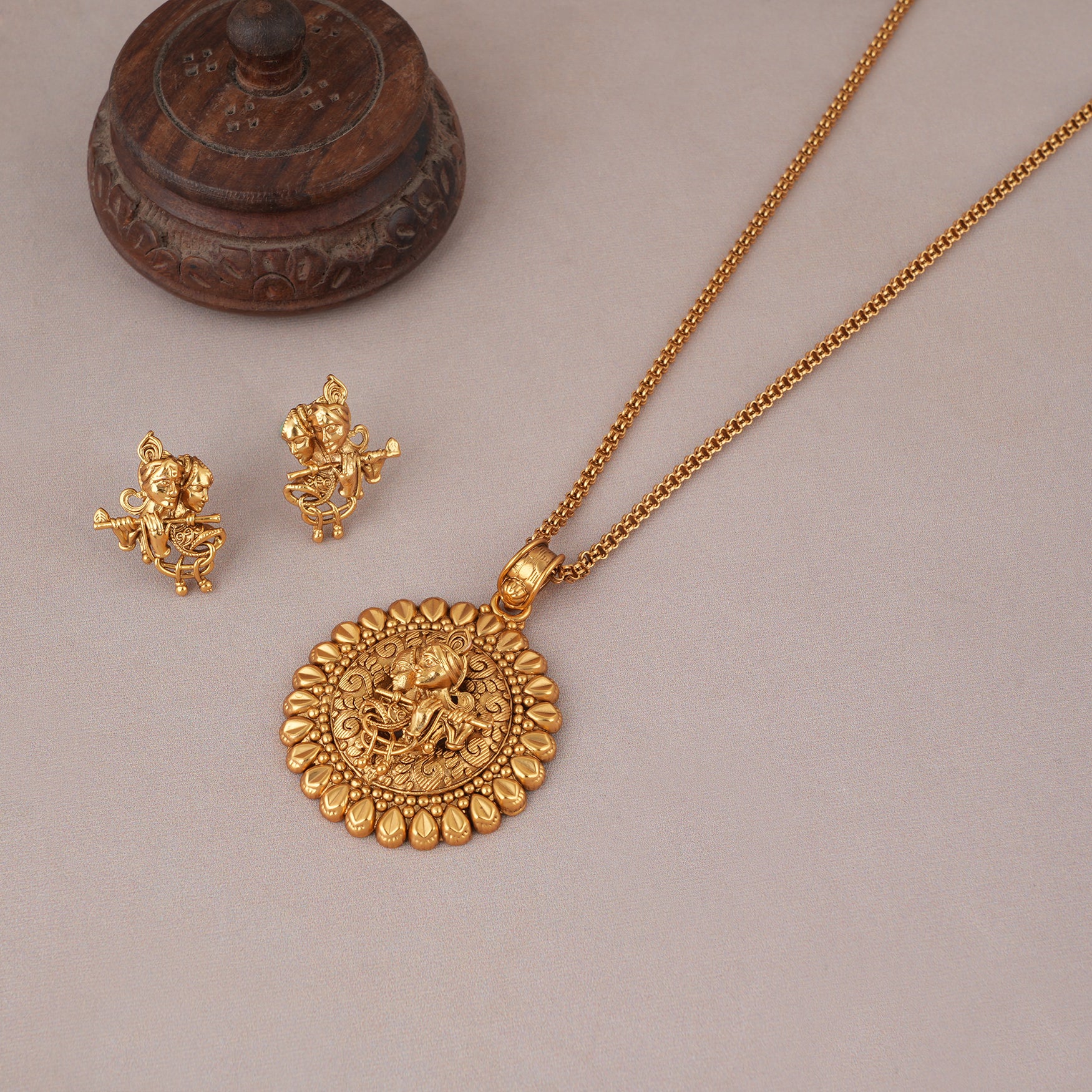 Auspicious antique gold radha krishna pendant set I Temple Jewellery