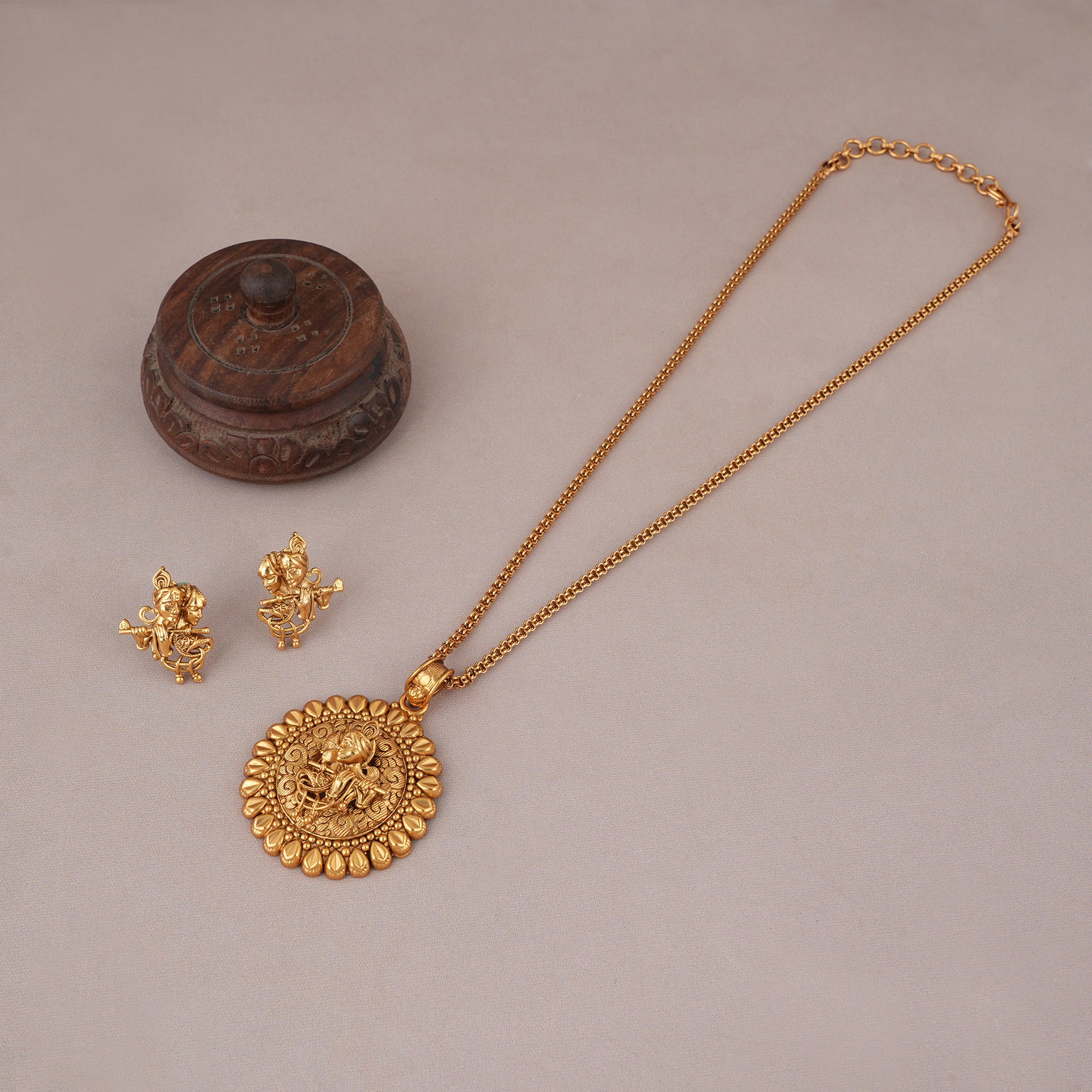 Auspicious antique gold radha krishna pendant set I Temple Jewellery