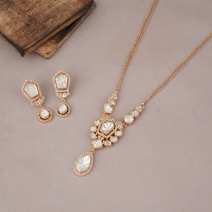 Stunning kundan gold plated pendant set