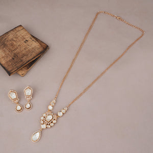 Stunning kundan gold plated pendant set