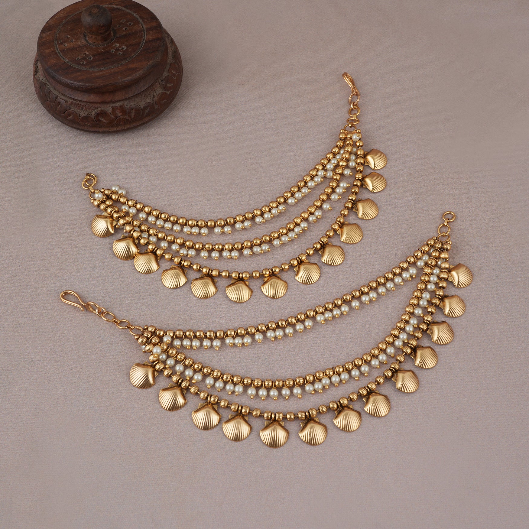 Stunning three line pearl ear chain
