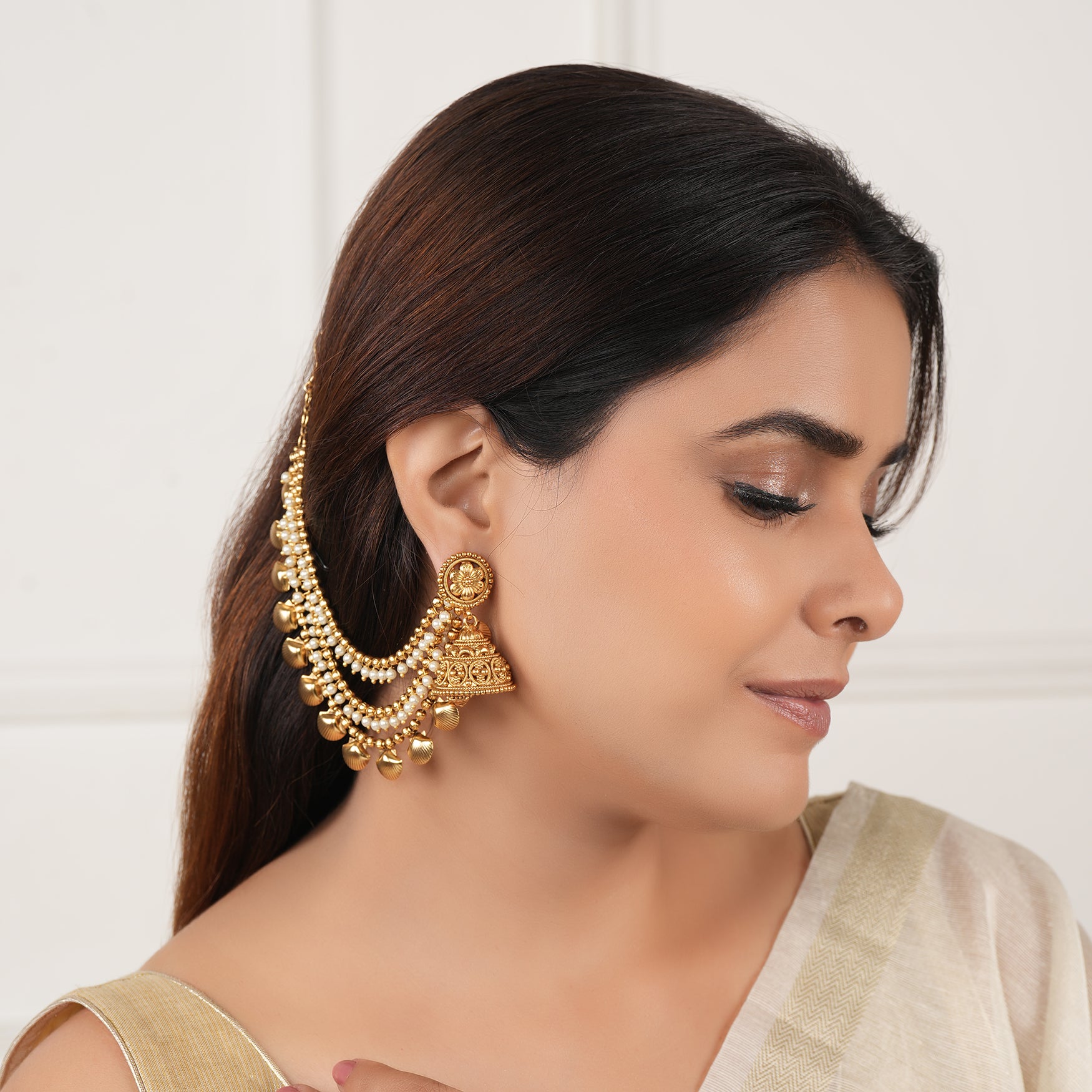 Stunning three line pearl ear chain