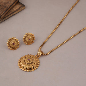 Amazing plain antique gold pendant set