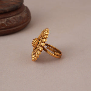 Beautiful antique gold plain floral finger ring