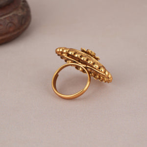 Beautiful antique gold plain floral finger ring