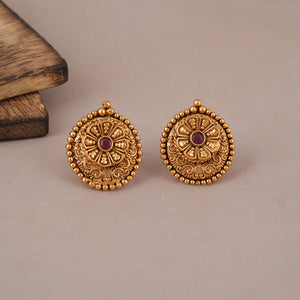 Stunning cute ruby antique gold stud earring