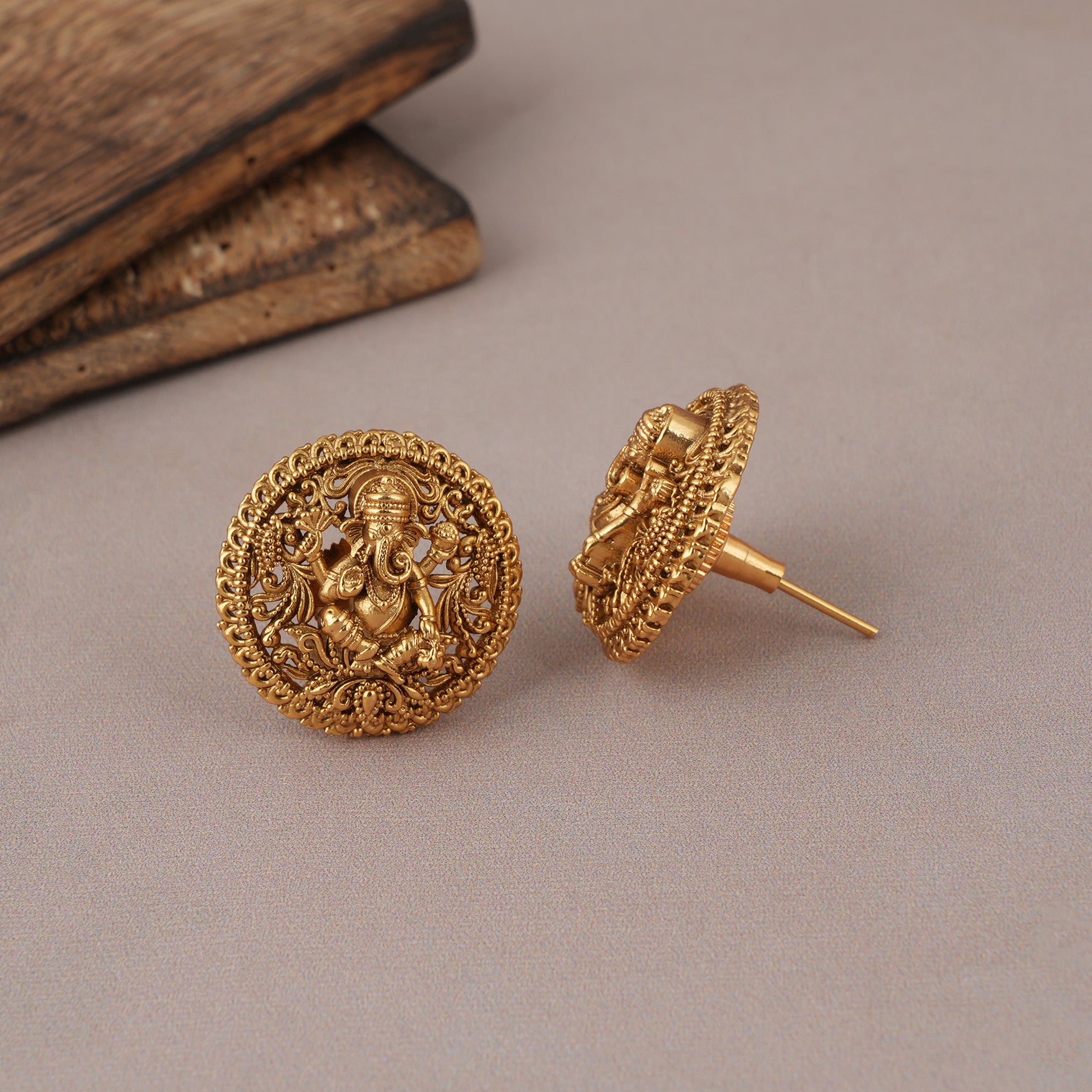Beautiful plain antique gold ganesh pendant set I Temple jewellery