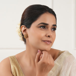 Cute antique plain gold floral stud earring