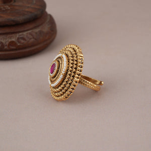 Stunning antique oval kundan finger ring