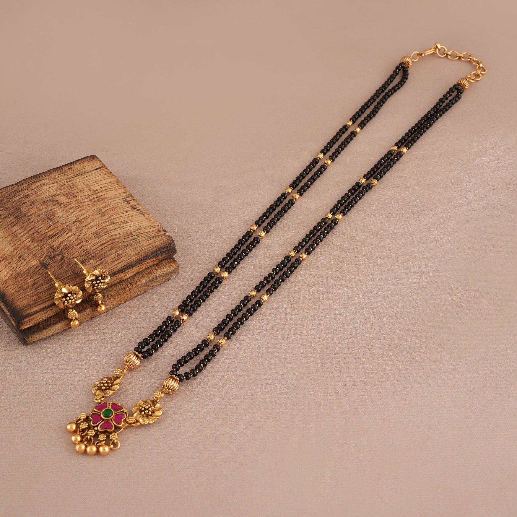 Amazing antique gold floral mangalsutra set