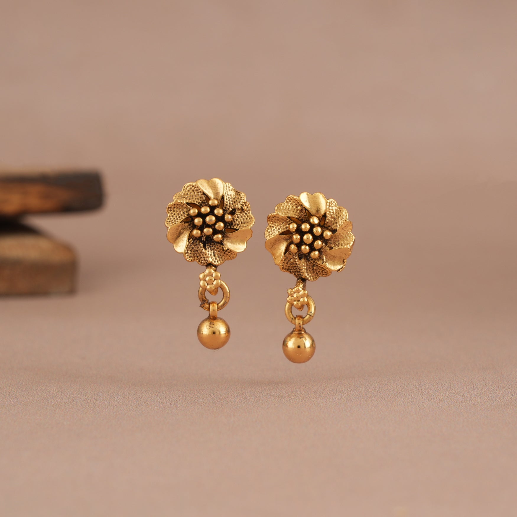Amazing antique gold floral mangalsutra set
