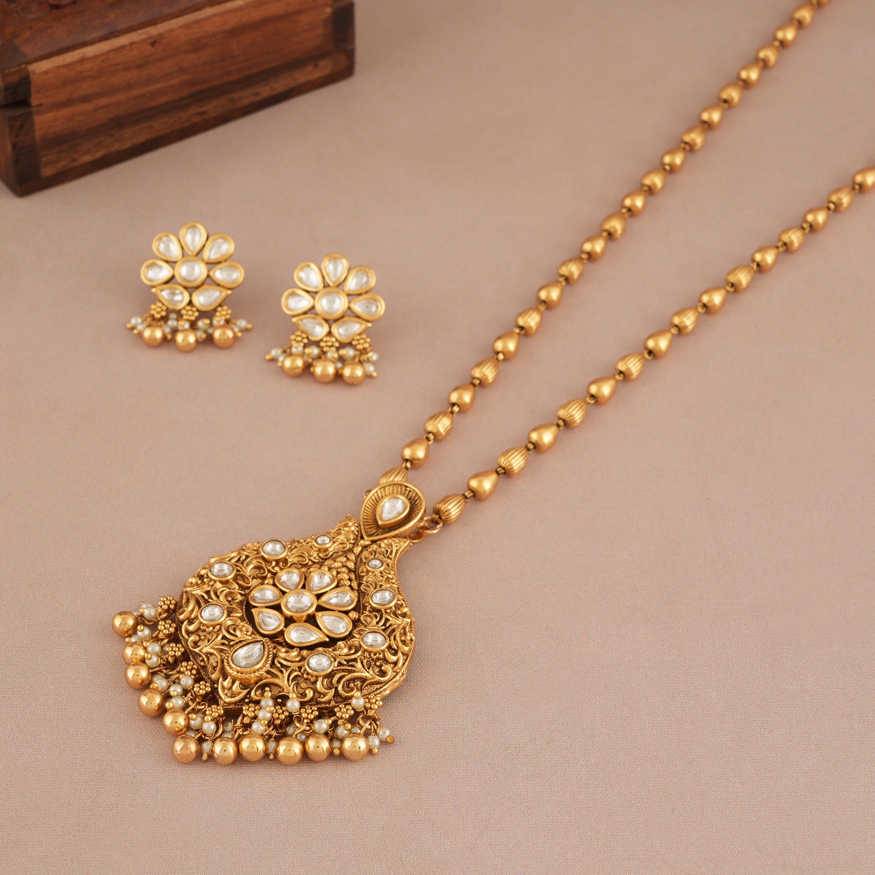 Stunning long antique gold plated kundan necklace set