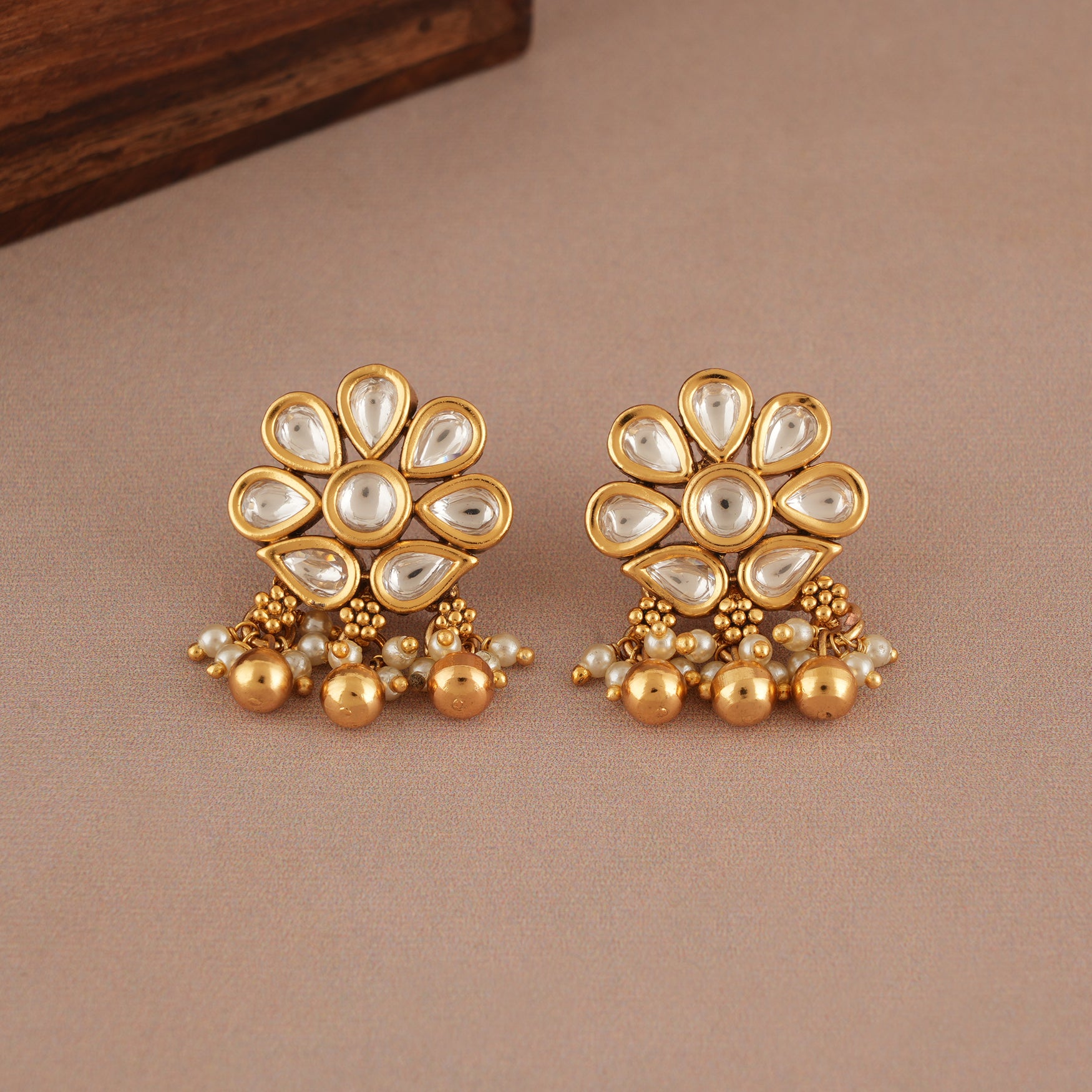 Stunning long antique gold plated kundan necklace set