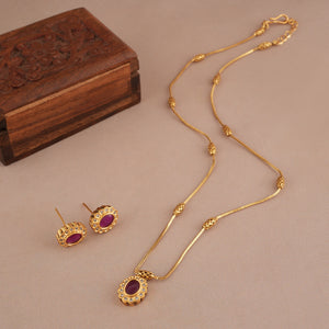 Cute antique gold ruby stone pendant set