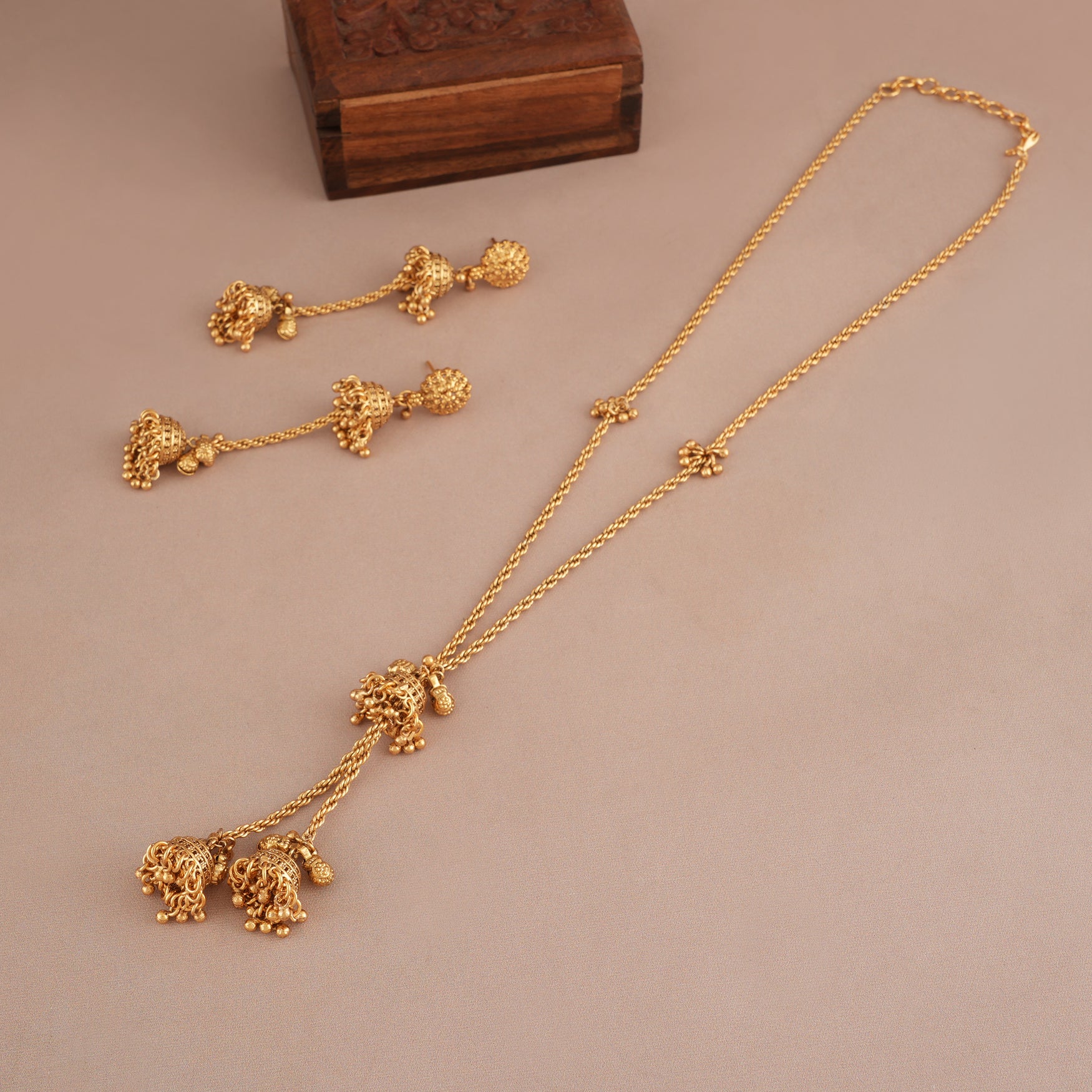 Stunning plain antique gold pendant set with jhumka earring
