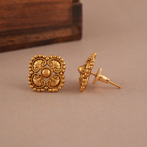 Plain antique gold stud earring