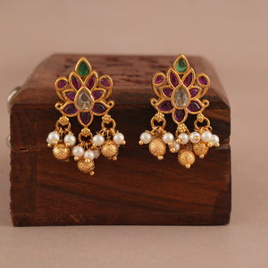 Long antique gold pearl line stone pendant set