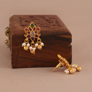 Long antique gold pearl line stone pendant set