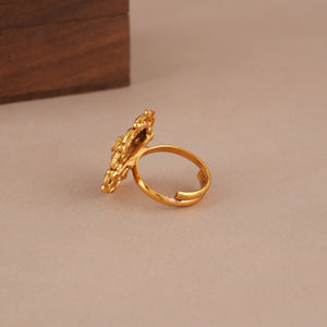 Cute antique gold plated carved finger ring